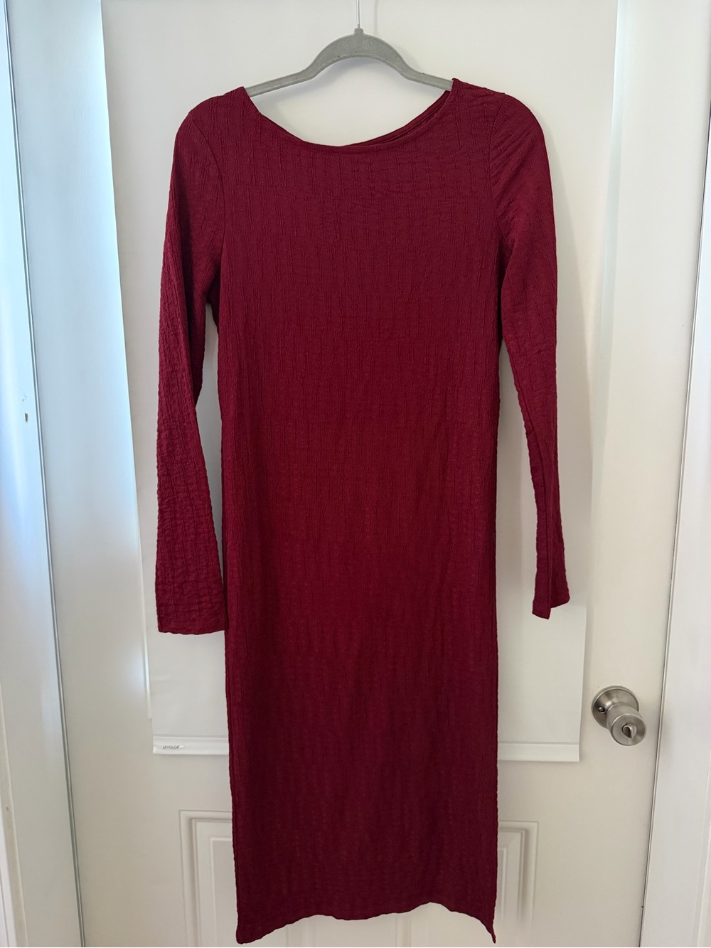 Francesca's Collections Long Sleeve Ribbed Midi Dress in Burgundy